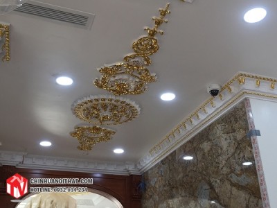 Hoa văn trần dát vàng