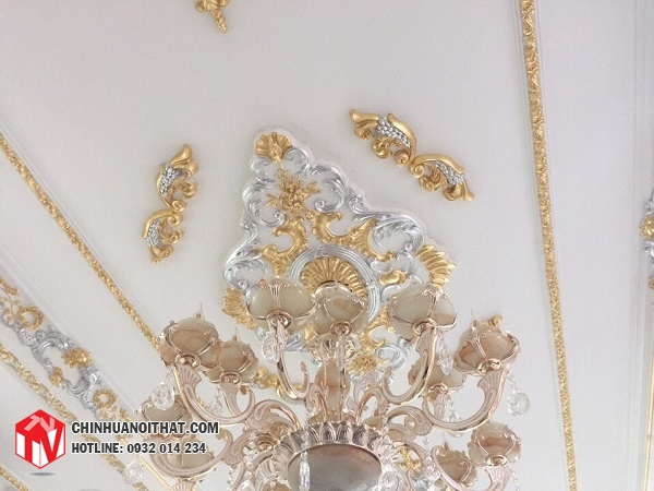 Mâm trần dát vàng
